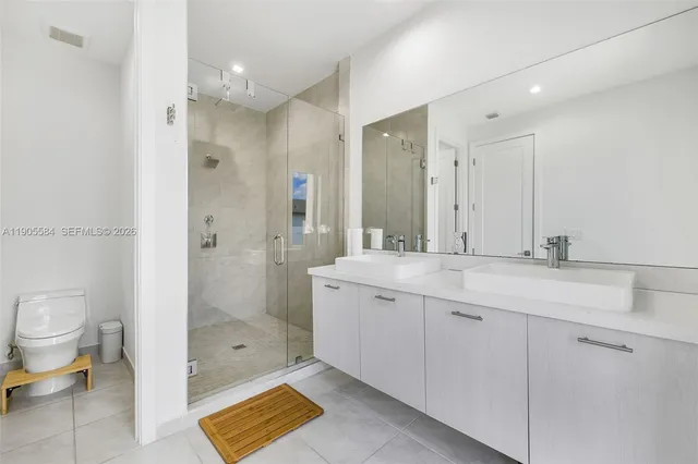 $1,075,000 | 8156 Northwest 43rd Street, Doral, FL 33166