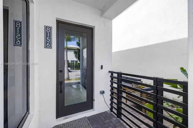$1,075,000 | 8156 Northwest 43rd Street, Doral, FL 33166