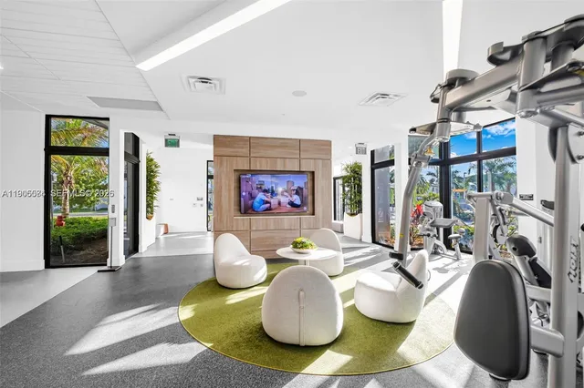 $1,050,000 | 8156 Northwest 43rd Street, Doral, FL 33166