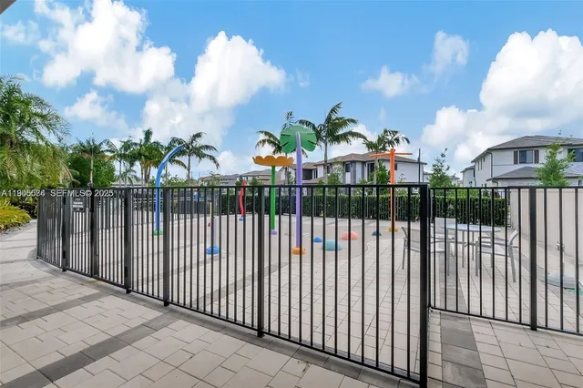 $1,075,000 | 8156 Northwest 43rd Street, Doral, FL 33166