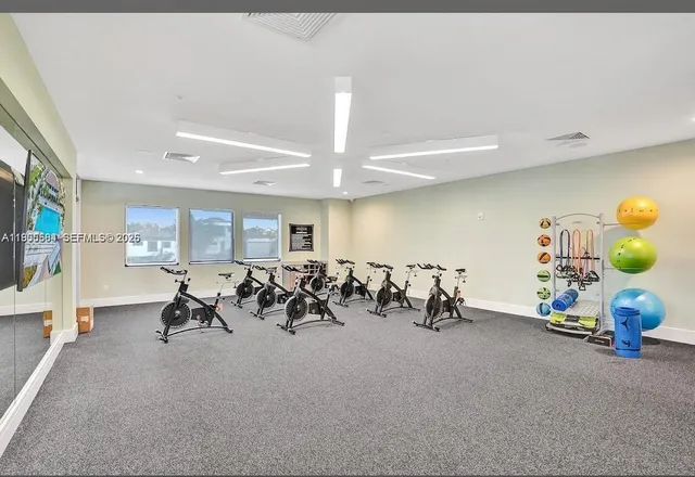 $1,050,000 | 8156 Northwest 43rd Street, Doral, FL 33166