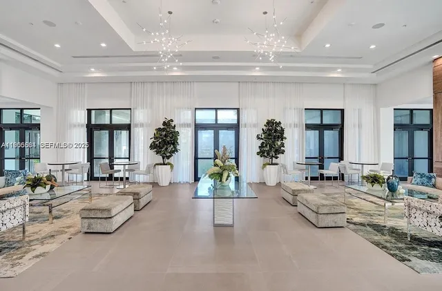 $1,075,000 | 8156 Northwest 43rd Street, Doral, FL 33166