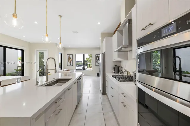 $1,075,000 | 8156 Northwest 43rd Street, Doral, FL 33166