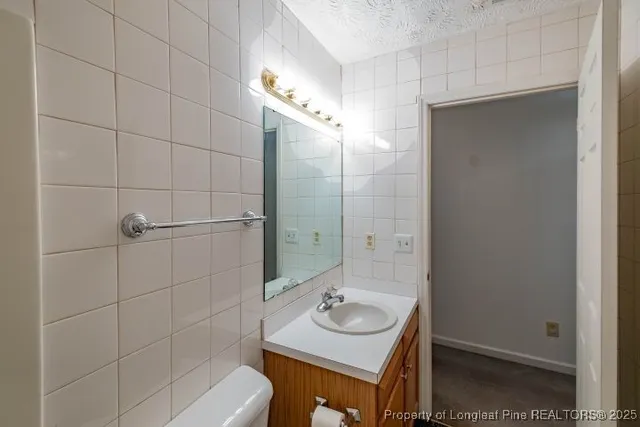 $245,000 | 648 Lakeridge Drive, Cameron, NC 28326