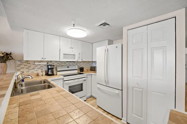 $560,000 | 5308 North Ocean Boulevard, Unit 1500/1501, Myrtle Beach, SC 29577