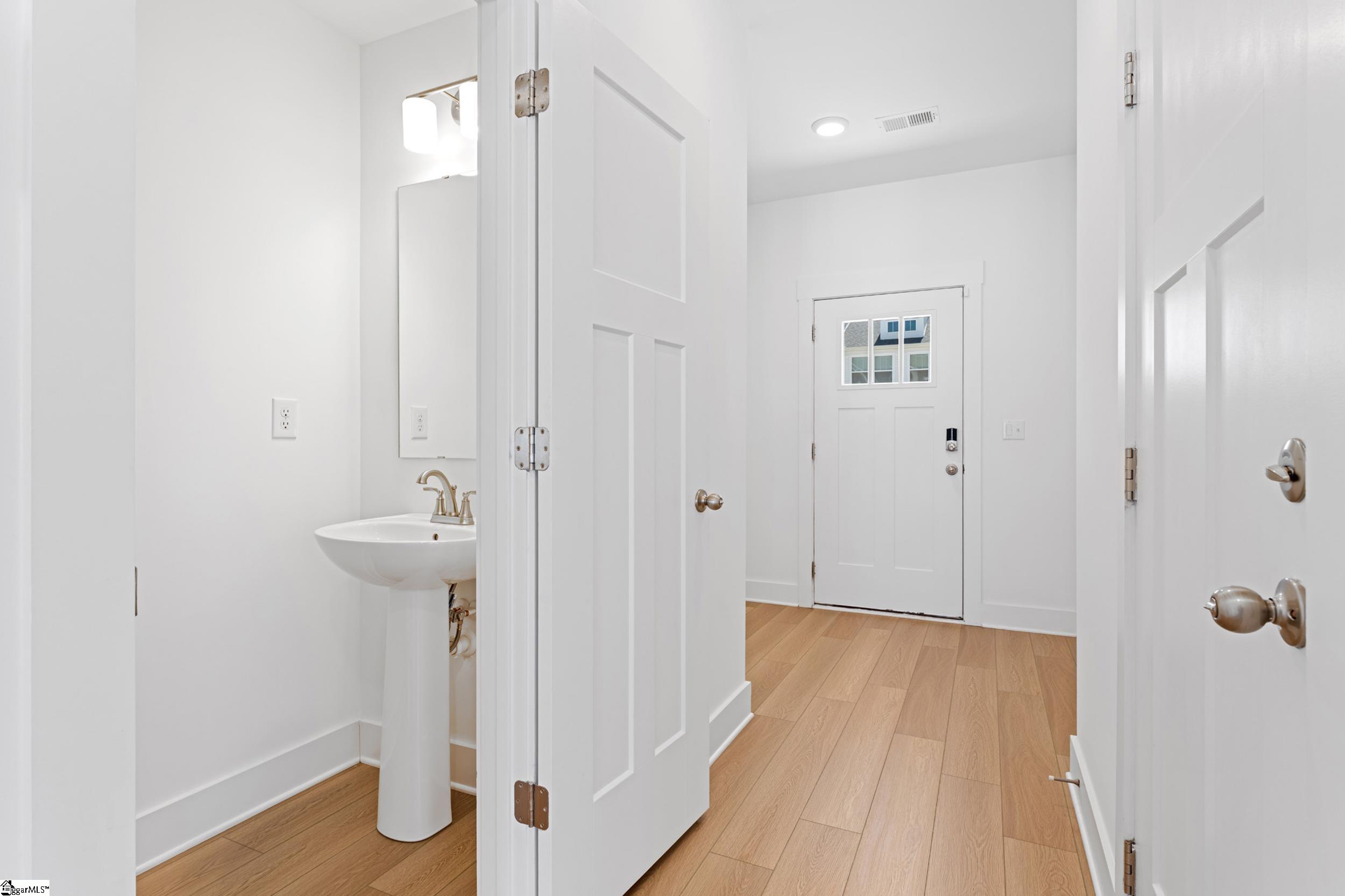 415 Hazelcote Road Greenville, SC 29611 - Photo 4 of 43 Gallery Image 4