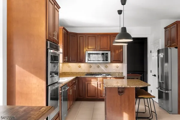 $770,000 | 9 Partridge Lane, Milford, NJ 08848