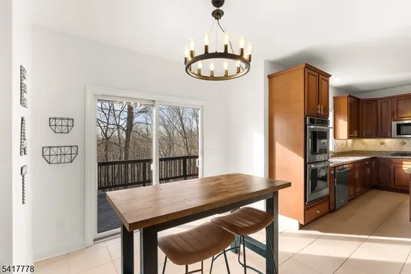 $770,000 | 9 Partridge Lane, Milford, NJ 08848
