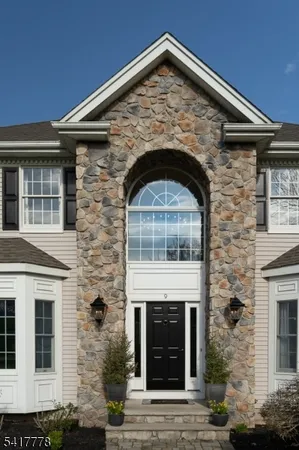 $770,000 | 9 Partridge Lane, Milford, NJ 08848
