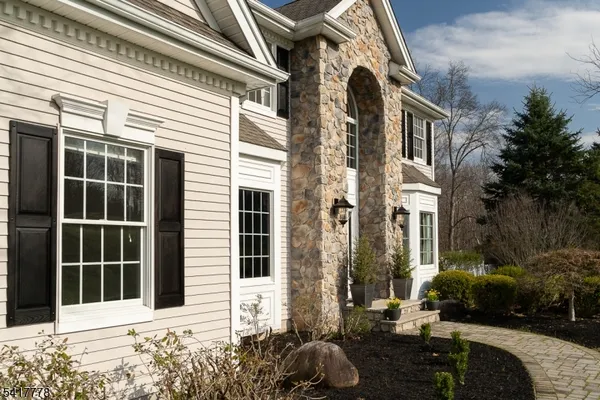 $770,000 | 9 Partridge Lane, Milford, NJ 08848