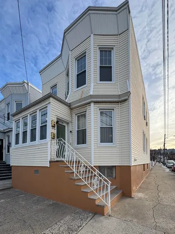 $2,500 | 4400 Liberty Avenue, Unit 2, North Bergen, NJ 07047