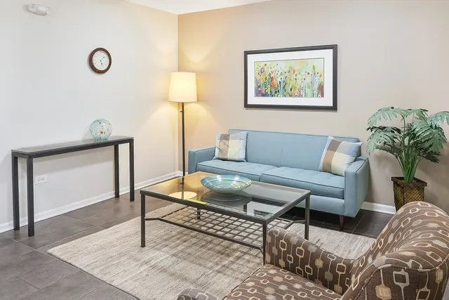 $549,900 | 135 South York Street, Unit 314, Elmhurst, IL 60126