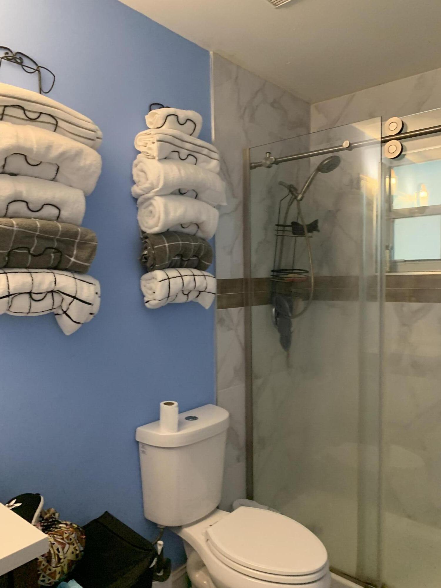 1345 West 34th Street Riviera Beach, FL 33404 - Photo 12 of 19 Bathroom4