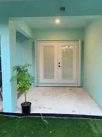 $2,800 | 1345 West 34th Street, Riviera Beach, FL 33404