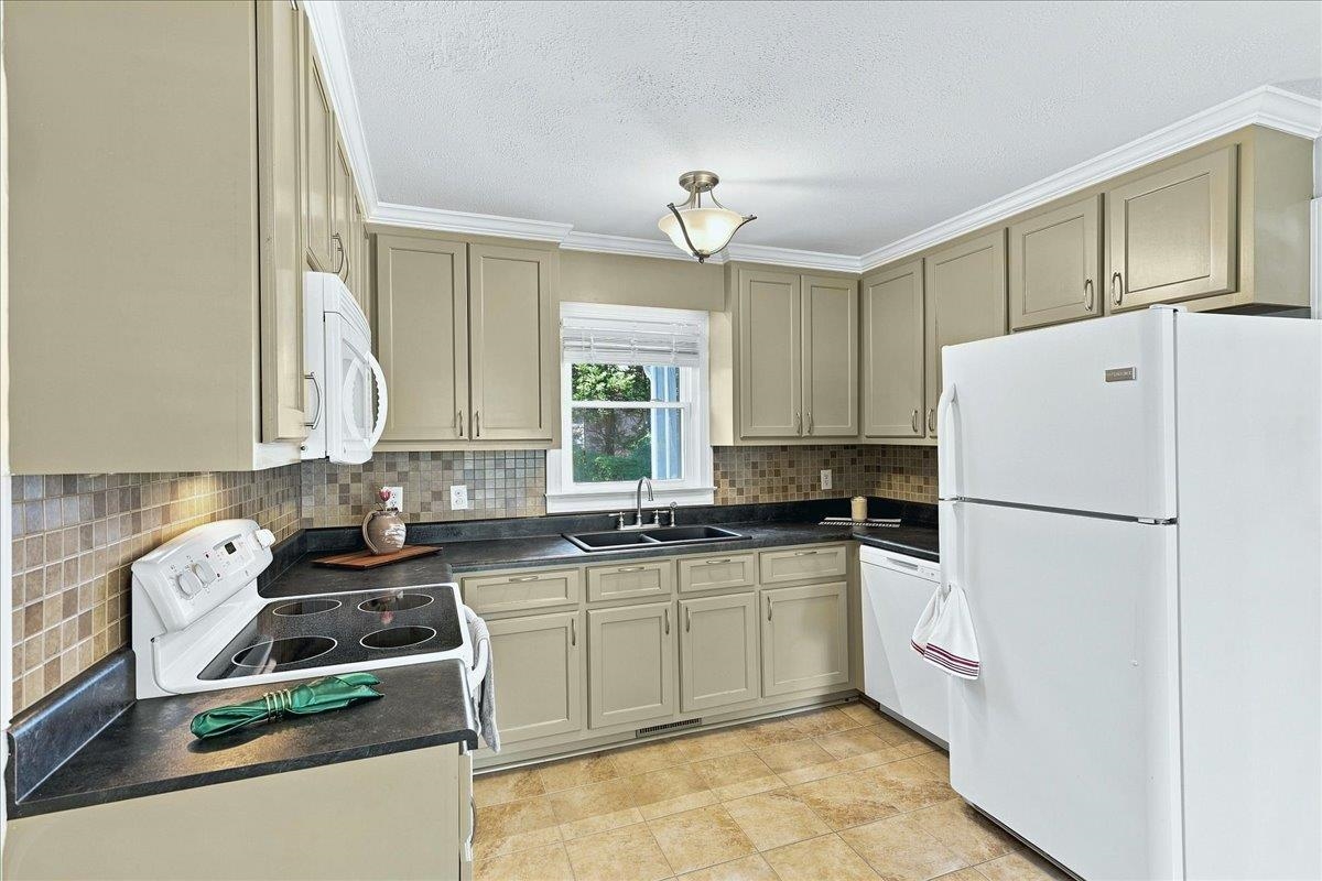 501 Cunningham Road Taylors, SC 29687 - Photo 18 of 33 Gallery Image 18