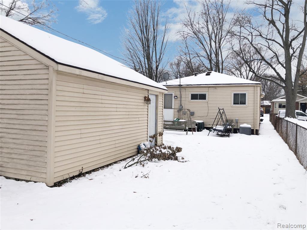 20010 Rensellor Street Livonia, MI 48152 - Photo 11 of 11 Gallery Image 11
