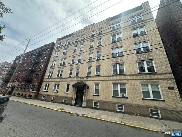 $1,750 | 311 79th Street, Unit 9, North Bergen, NJ 07047
