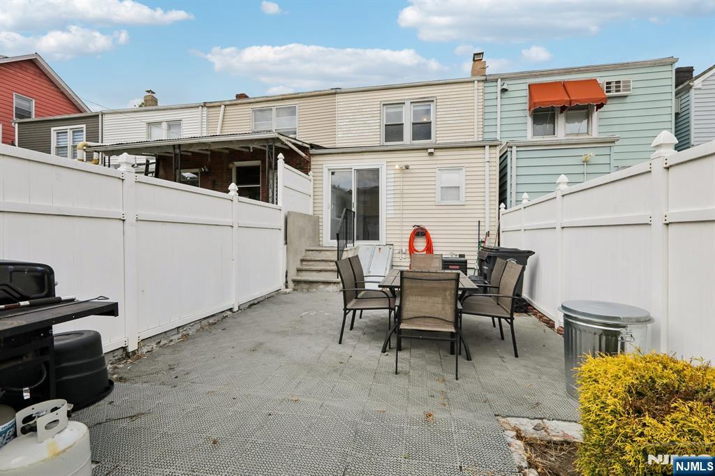 63 Garrison Street Newark, NJ 07105 - Photo 37 of 40