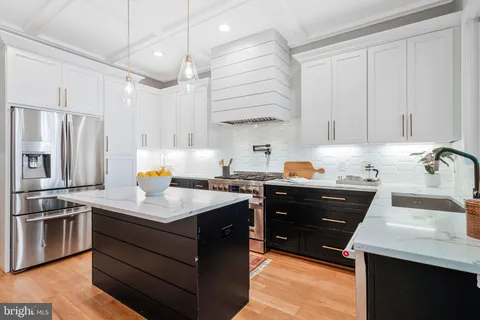$1,400,000 | 822 5th Street Northeast, Washington, DC 20002