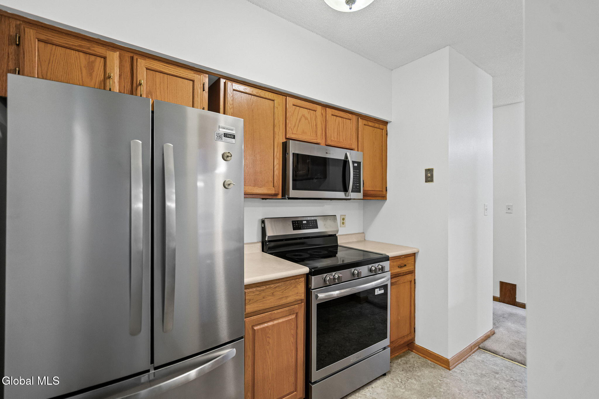 1976 Curry Road, Unit E134 Rotterdam, NY 12303 - Photo 14 of 37 14-web-or-mls-1976-curry-rd