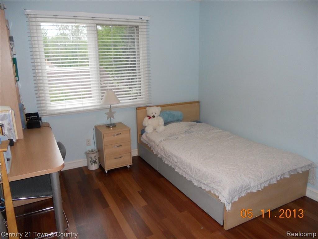 902 Trinway Road Troy, MI 48085 - Photo 5 of 24 2nd-bedroom.JPG