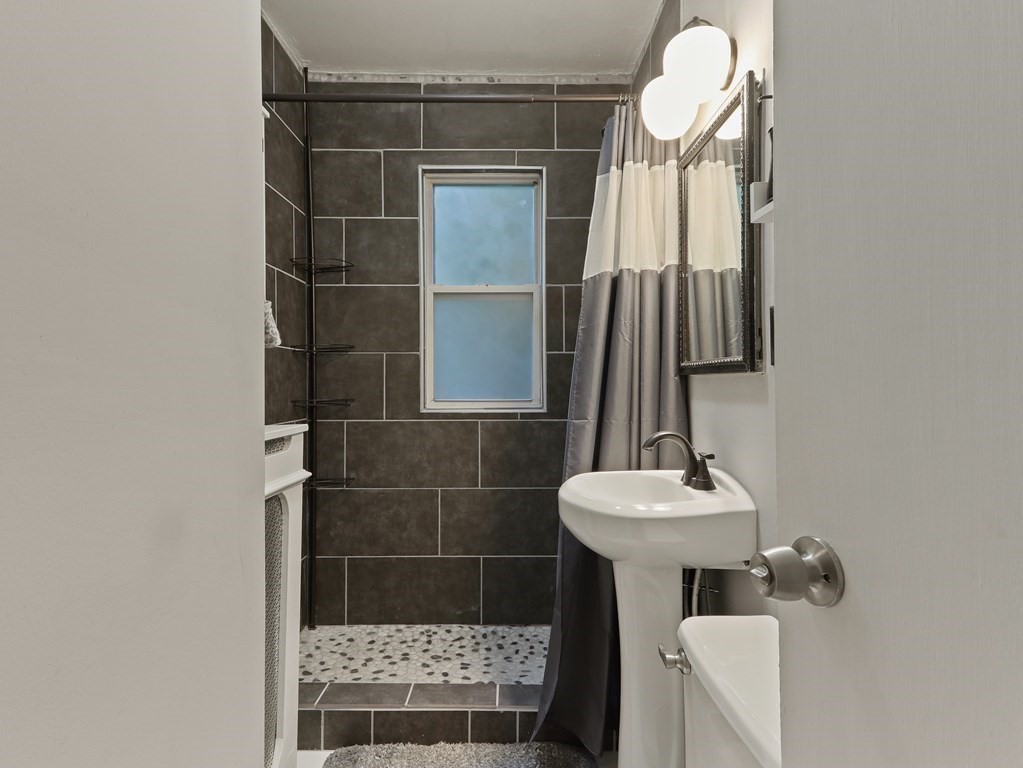 195 South Street, Unit 4 Boston, MA 02130 - Photo 4 of 17