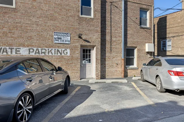 $1,350 | 1953 Euclid Avenue, Unit 205, Berwyn, IL 60402