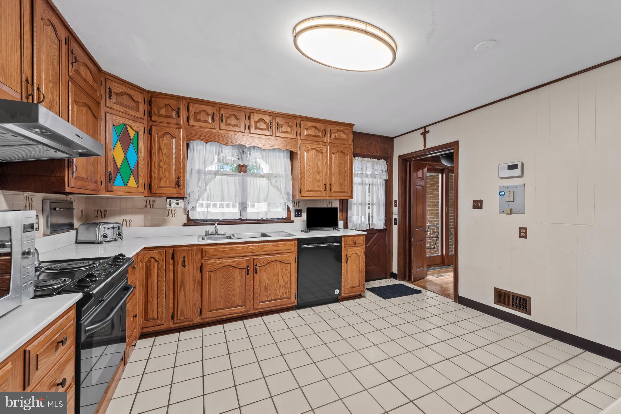 9902 Braewood Road Randallstown, MD 21133 - Photo 19 of 44 Kitchen