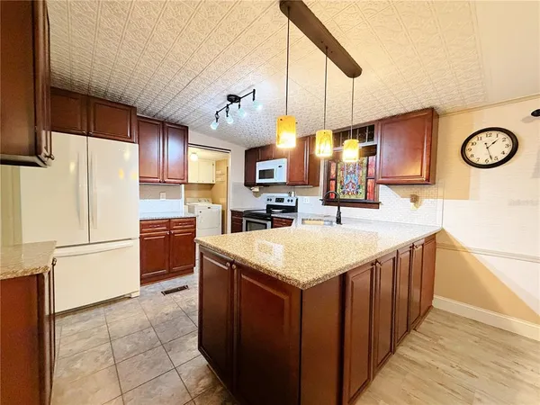 $1,500 | 7139 Alamanda Boulevard West, Lake Wales, FL 33898