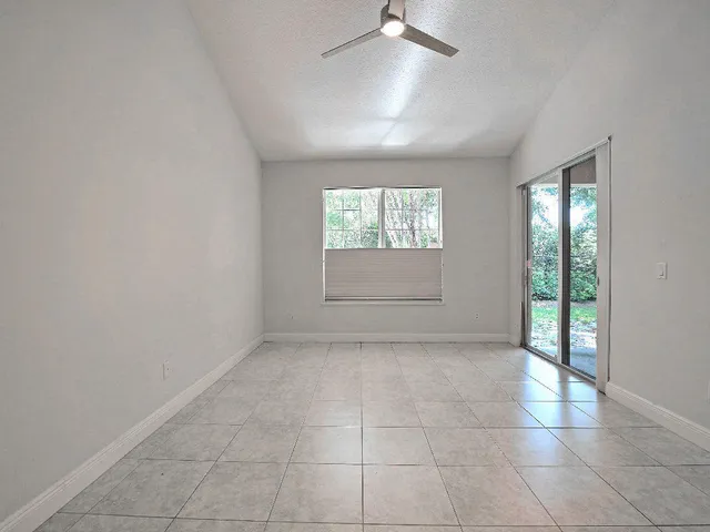 $399,999 | 1645 Baseline Lane, Vero Beach, FL 32967