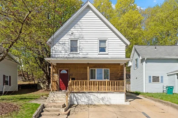 $349,900 | 102 Canton Street, Fitchburg, MA 01420