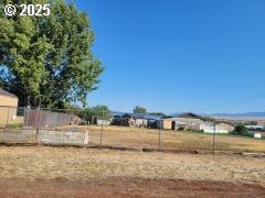 650 East Chestnut Street Union, OR 97883 - Photo 12 of 21 a view of a yard