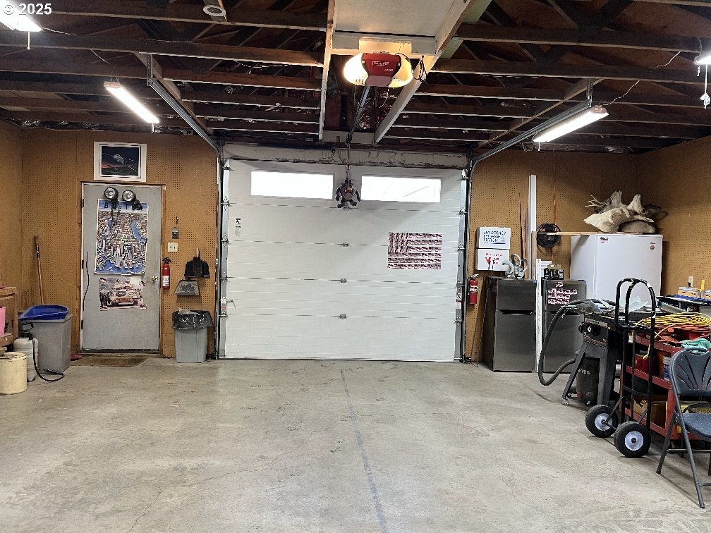 650 East Chestnut Street Union, OR 97883 - Photo 17 of 21 a view of a room with gym equipment