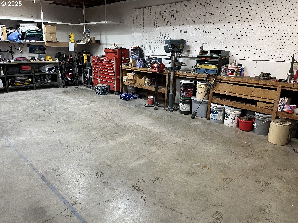 650 East Chestnut Street Union, OR 97883 - Photo 18 of 21 a view of a storage area