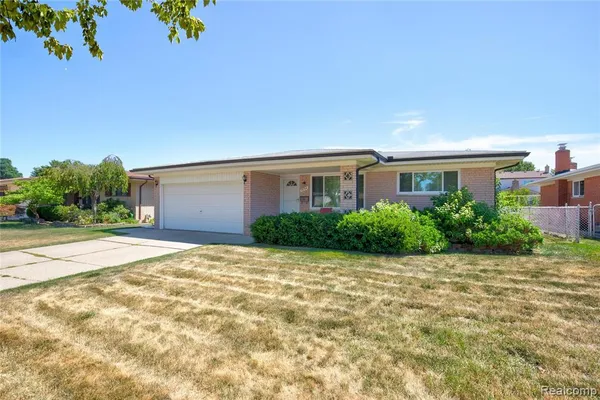 $2,400 | 13154 Boca Grande Drive, Sterling Heights, MI 48312
