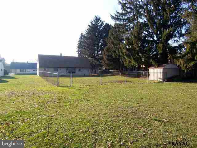 1237 Wogan Road York, PA 17404 - Photo 5 of 29