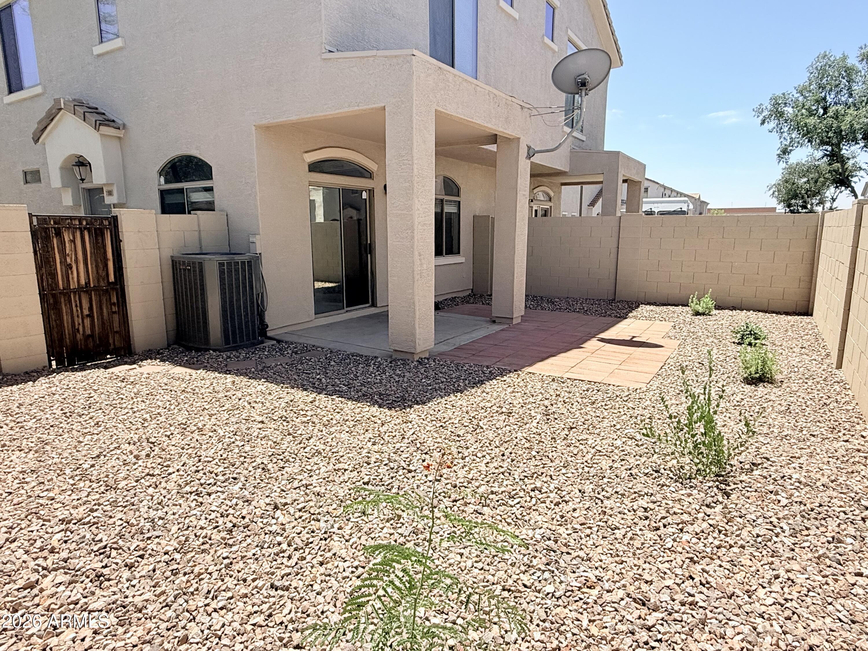 2150 East Bell Road, Unit 1090 Phoenix, AZ 85022 - Photo 4 of 39 Backyard