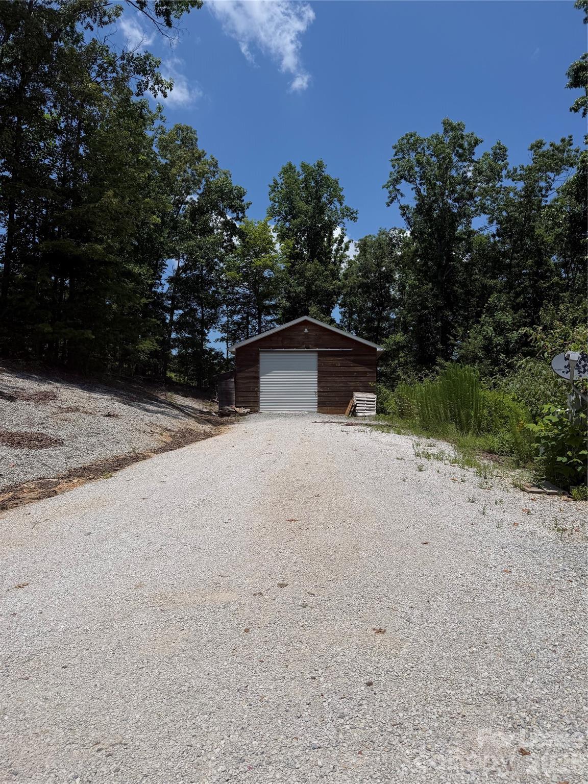 11058 Highway 221 Marion, NC 28752 - Photo 3 of 15