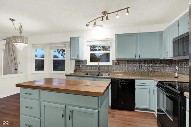 $320,000 | 6918 Copper Mountain Court, Indianapolis, IN 46236