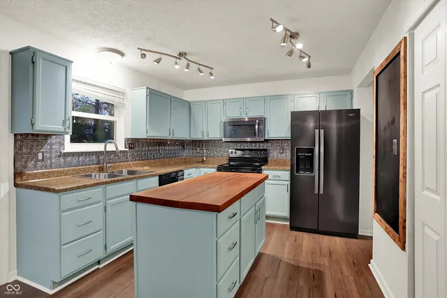 $320,000 | 6918 Copper Mountain Court, Indianapolis, IN 46236