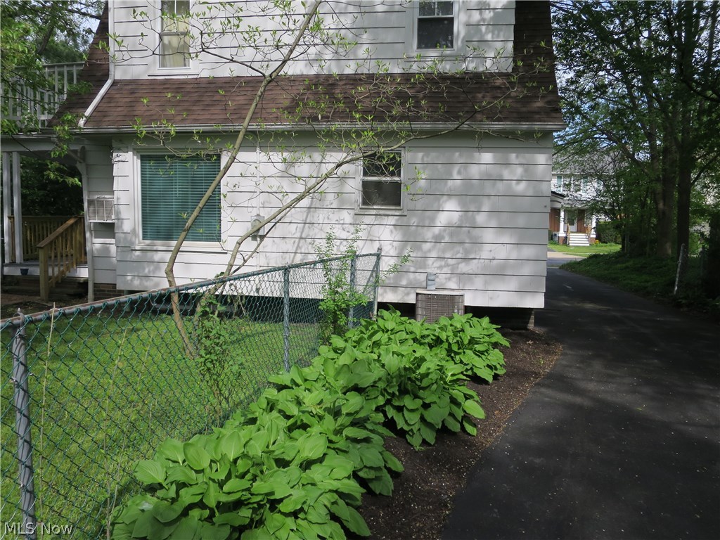 1628 Maple Road Cleveland Heights, OH 44121 - Photo 32 of 35