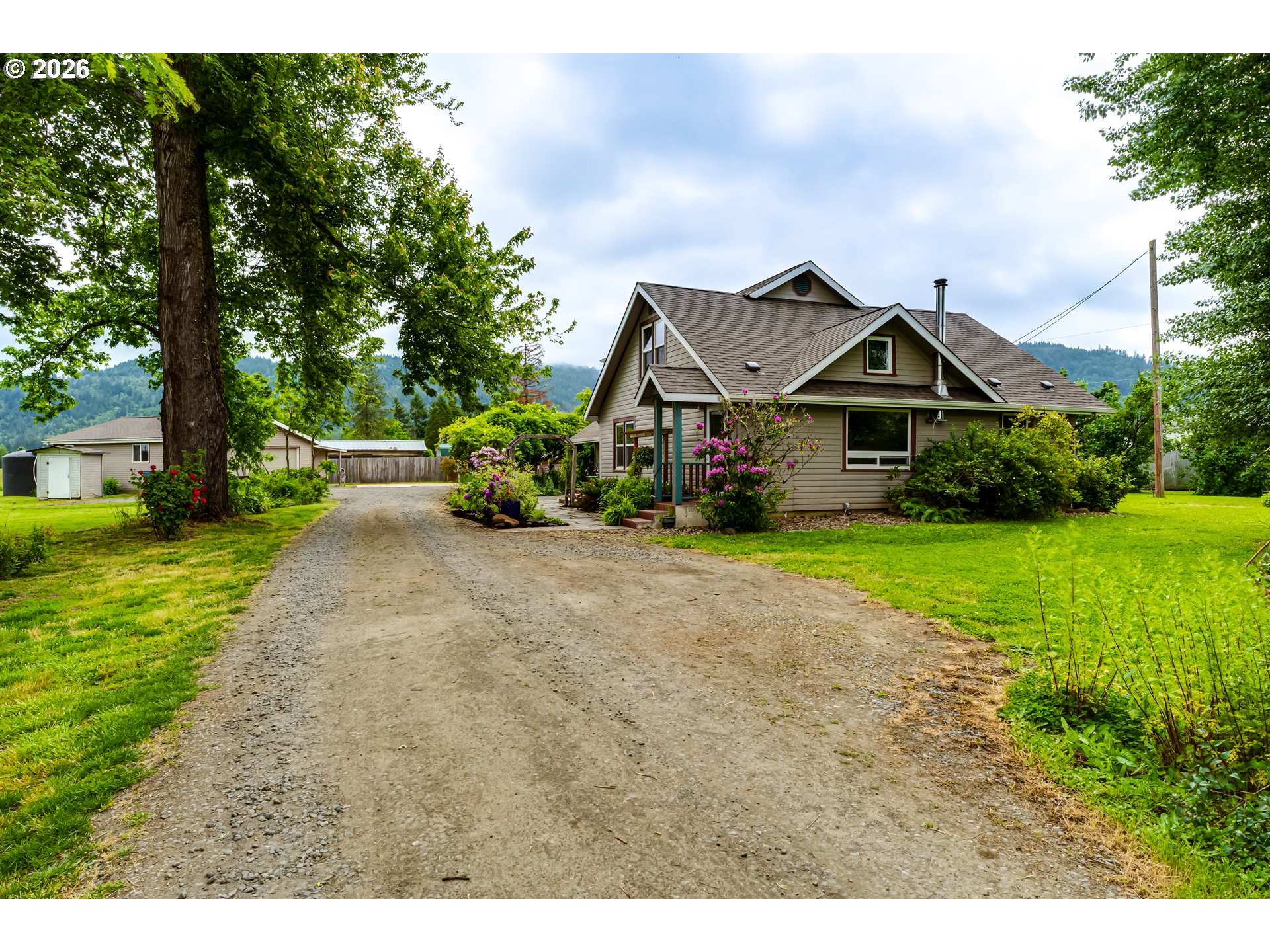 81887 Davisson Road Creswell, OR 97426 - Photo 3 of 43