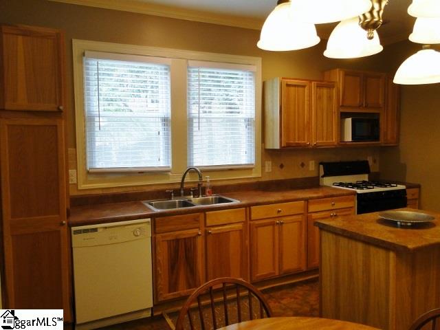 88 Lawrence Street Lyman, SC 29365 - Photo 8 of 21 Gallery Image 8