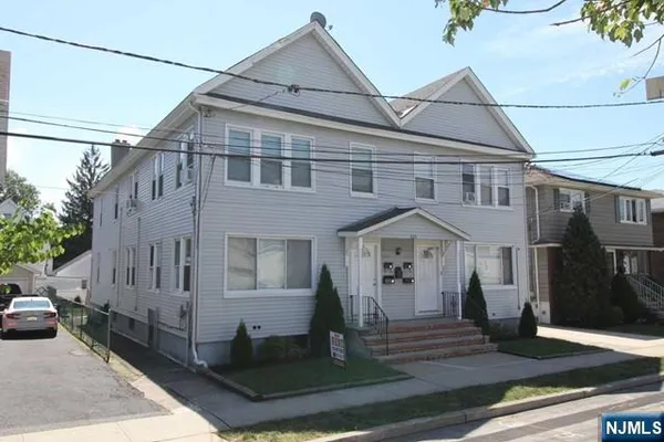 $2,800 | 222 Irving Place, Unit 4, Lyndhurst, NJ 07071
