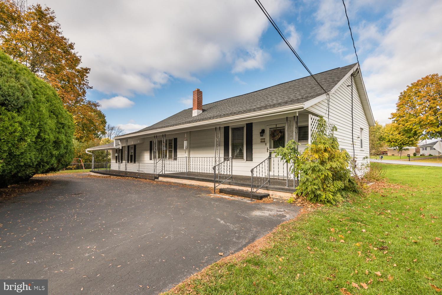 219 York Road Carlisle, PA 17013 - Photo 1 of 37 Gallery Image 1