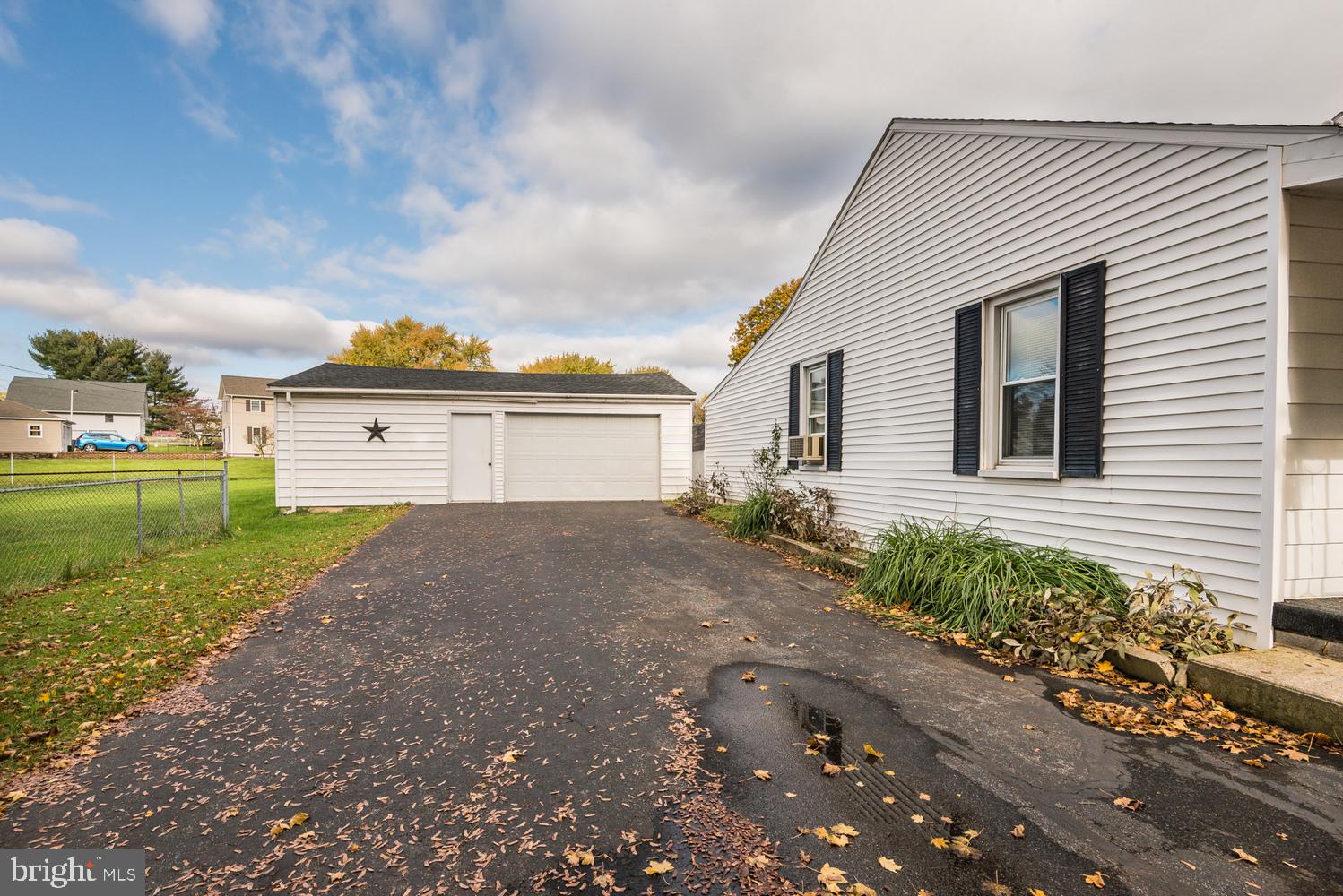 219 York Road Carlisle, PA 17013 - Photo 7 of 37 Gallery Image 7