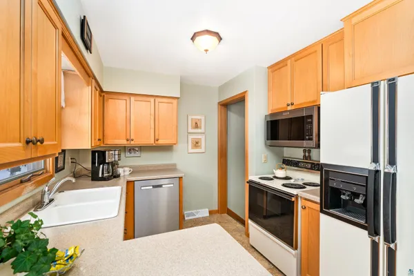 $445,500 | 4803 Crosley Avenue, Duluth, MN 55804