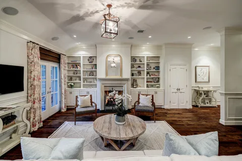 $450,000 | 6599 Bayou Glen Road, Houston, TX 77057