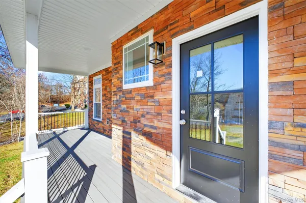 $3,100 | 104 B North Road, Highland, NY 12528