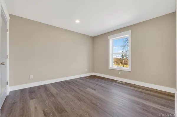 $3,100 | 104 B North Road, Highland, NY 12528